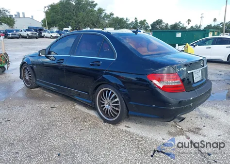 2012 Mercedes-Benz C 250 Luxury/Sport из США, поврежденный, VIN WDDGF4HB7CR195451